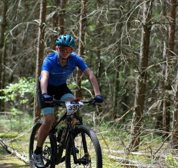 What safety measures should UK cyclists follow on busy roads?